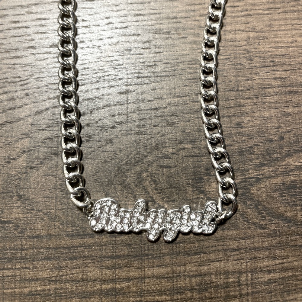 MissGuided- Baby Girl Silver Necklace